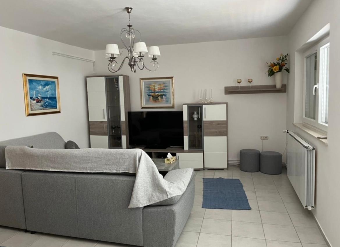 Apartments Lili เซนญ์ ภายนอก รูปภาพ