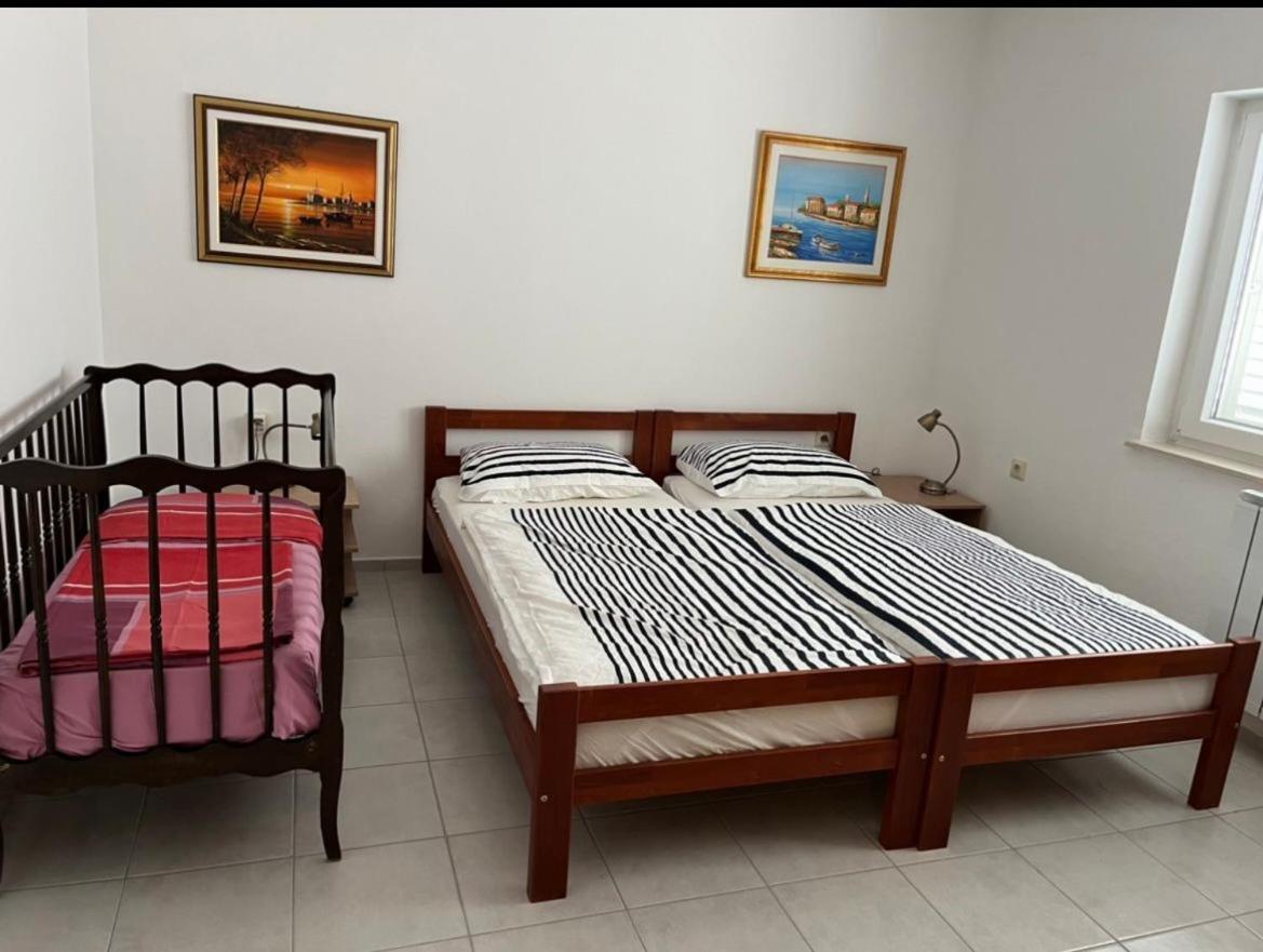 Apartments Lili เซนญ์ ภายนอก รูปภาพ
