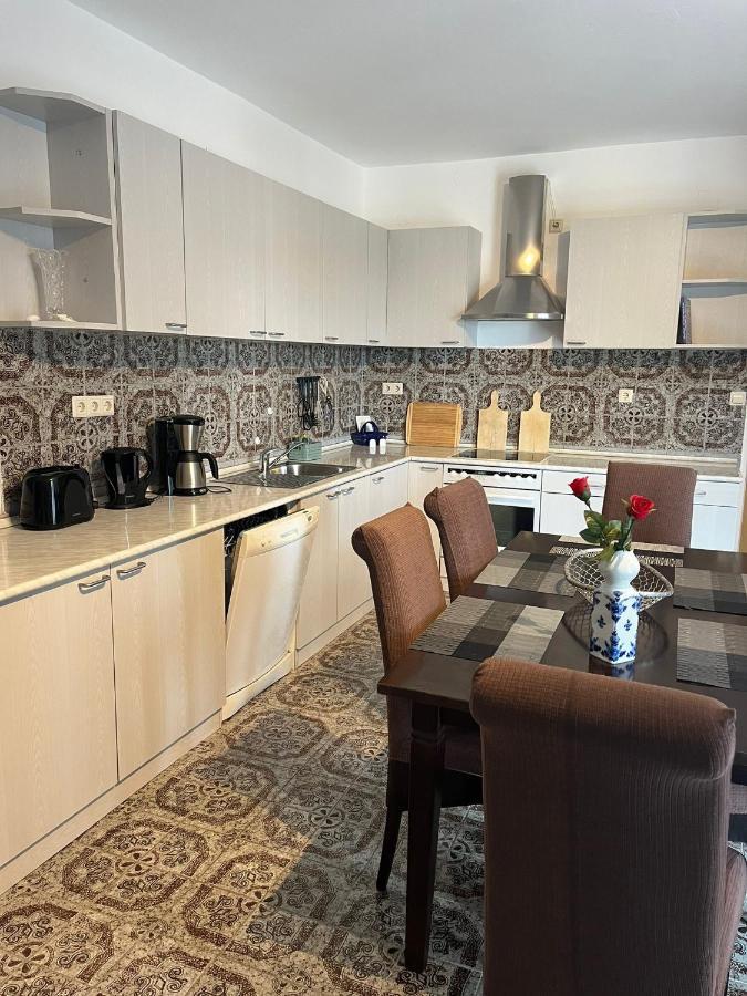 Apartments Lili เซนญ์ ภายนอก รูปภาพ