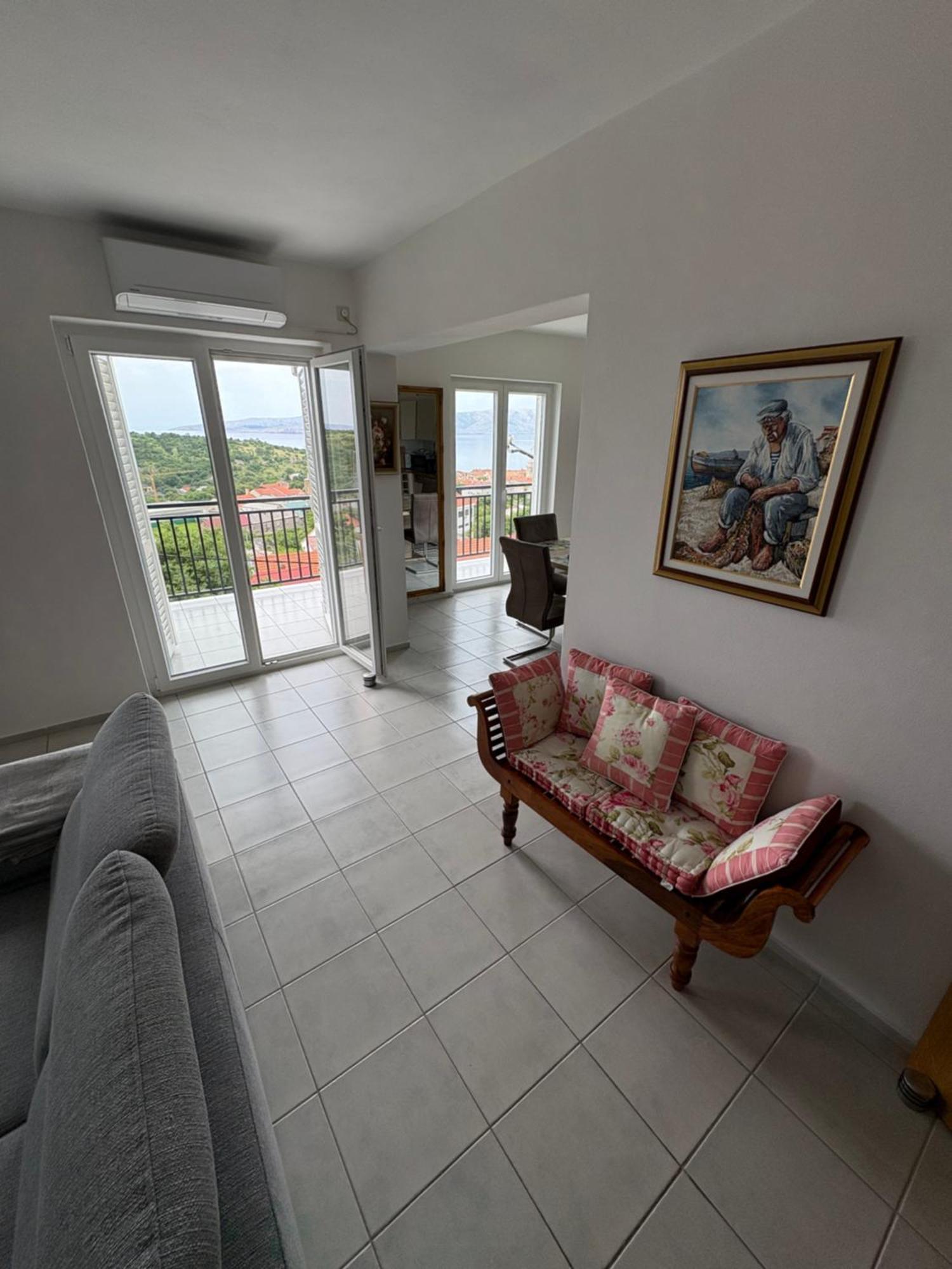 Apartments Lili เซนญ์ ภายนอก รูปภาพ