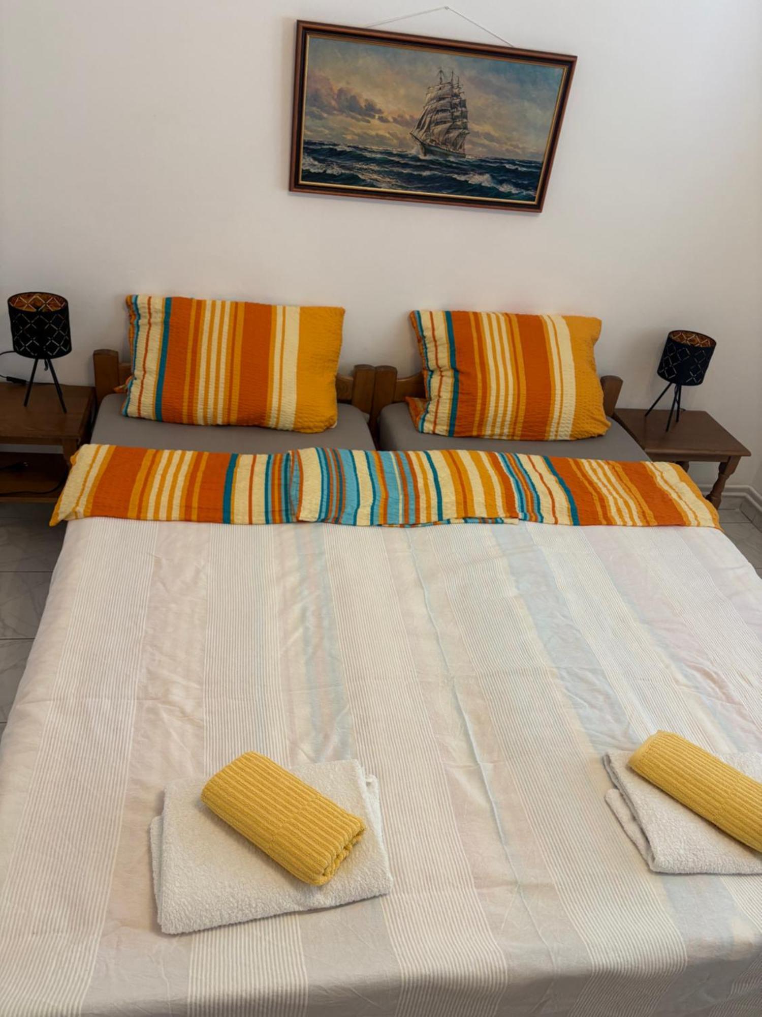 Apartments Lili เซนญ์ ภายนอก รูปภาพ